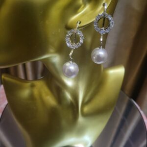 Short Pearl earrings