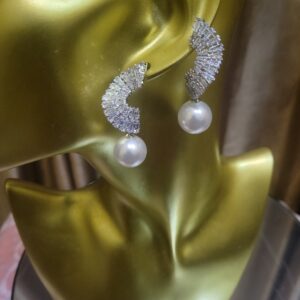 Short Pearl earrings