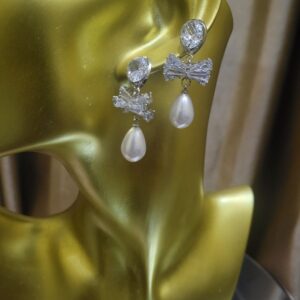 Short Pearl earrings