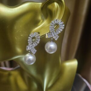 Short Pearl earrings