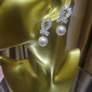 Short Pearl earrings