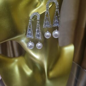 Short Pearl earrings