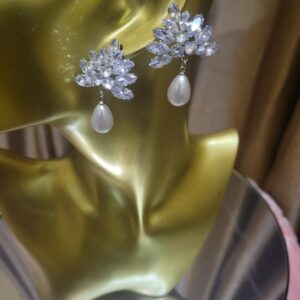 Short Pearl earrings