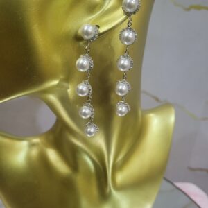 Short Pearl earrings