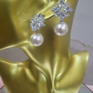 Short Pearl earrings