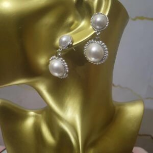 Short Pearl earrings